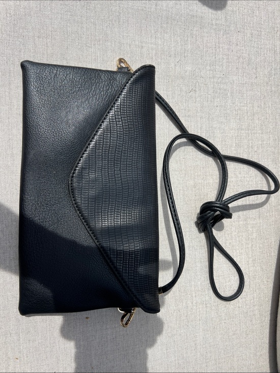 Handbags - Black Women's Crossbody Bag - Classic Envelope Style